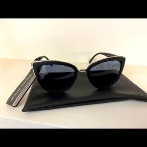 Quay “My Girl” sunglasses